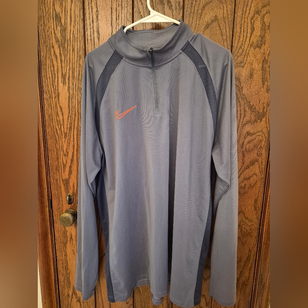 Nike Men's Dri-Fit Pullover With Zipper